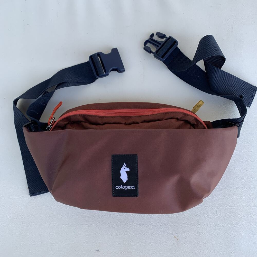 Cotopaxi Coso 2L Hip Pack Cada Dia Sangria/Strawberry Fanny Pack Zip Bag